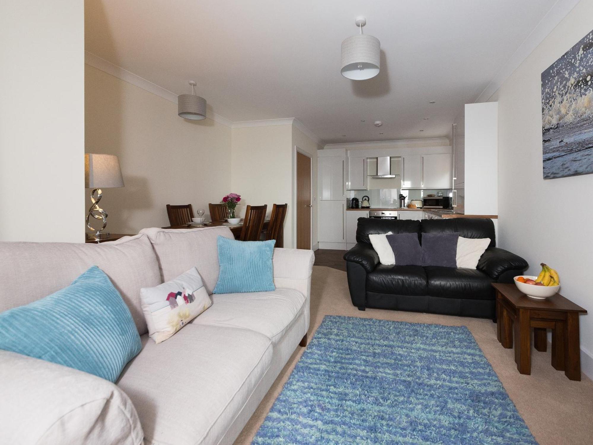 Lower Chine Apartment *